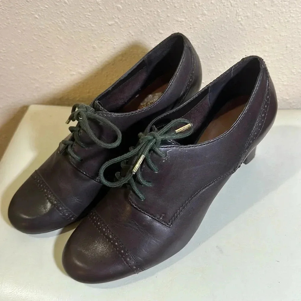 Etienne Aigner Size 8M